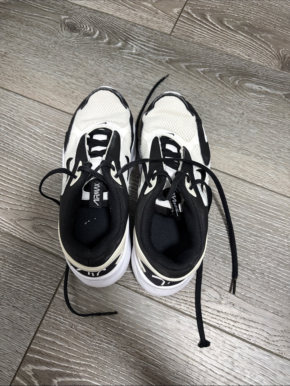 Air Max Nike White and Black Sneakers - Picture 3 of 4